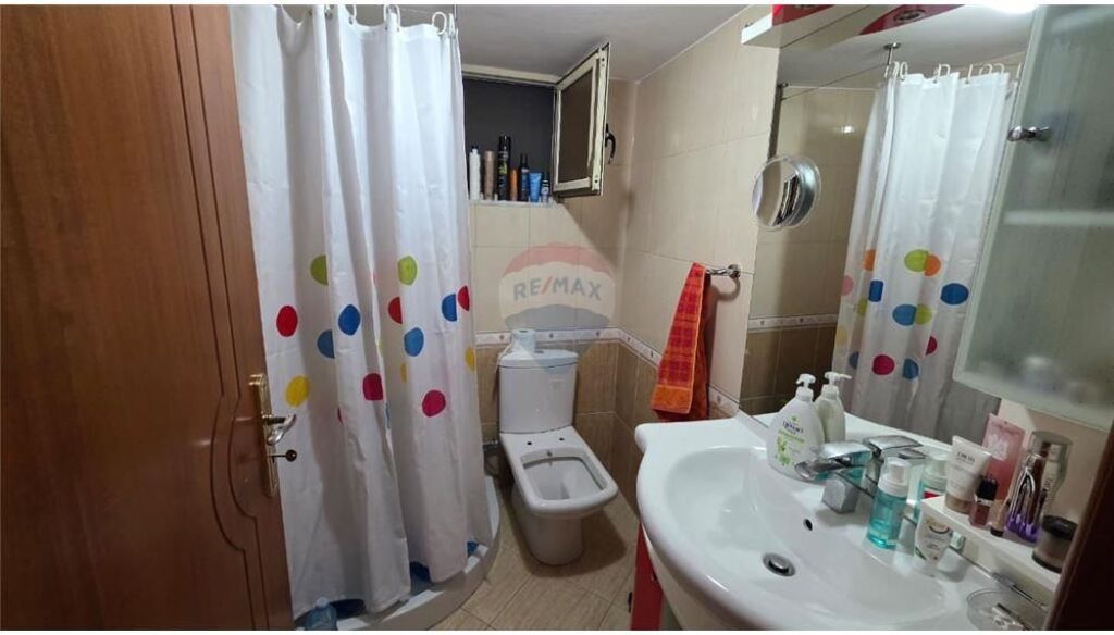Apartament 2+1 për Shitje – pranë Kishës Ortodokse, Vlorë