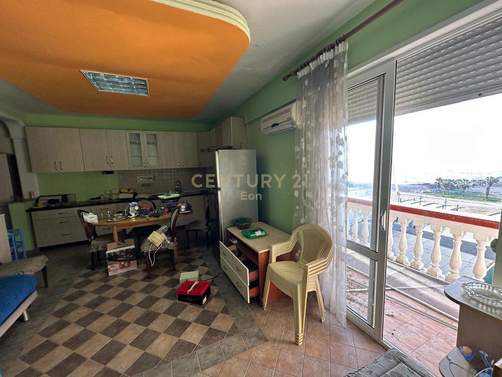 SHITET APARTAMENT 1+1 ME PAMJE NGA DETI NE PLAZH ILIRIA, DURRES
