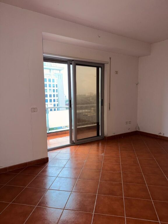 🏢 Apartament 3+1+2 për Shitje — Afër Bashkisë, Durrës