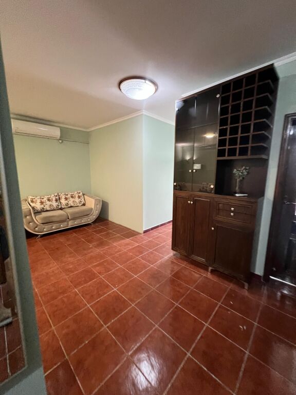 Komuna e Parisit, Apartament 3+1+2 Per Qira