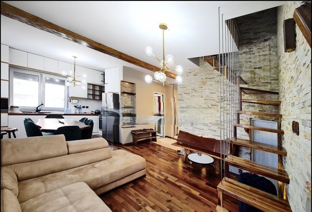 Duplex in Vendita Vicino al Giardino Botanico!