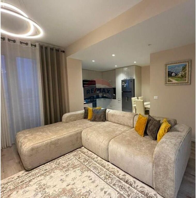 Apartament 2+1 +2 me qira tek Rruga e KAVAJES