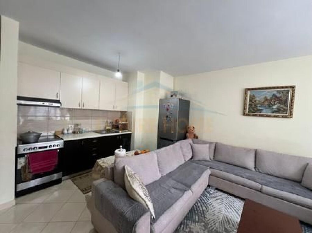 Shitet, Apartament 2+1, Misto Mame, Tiranë.