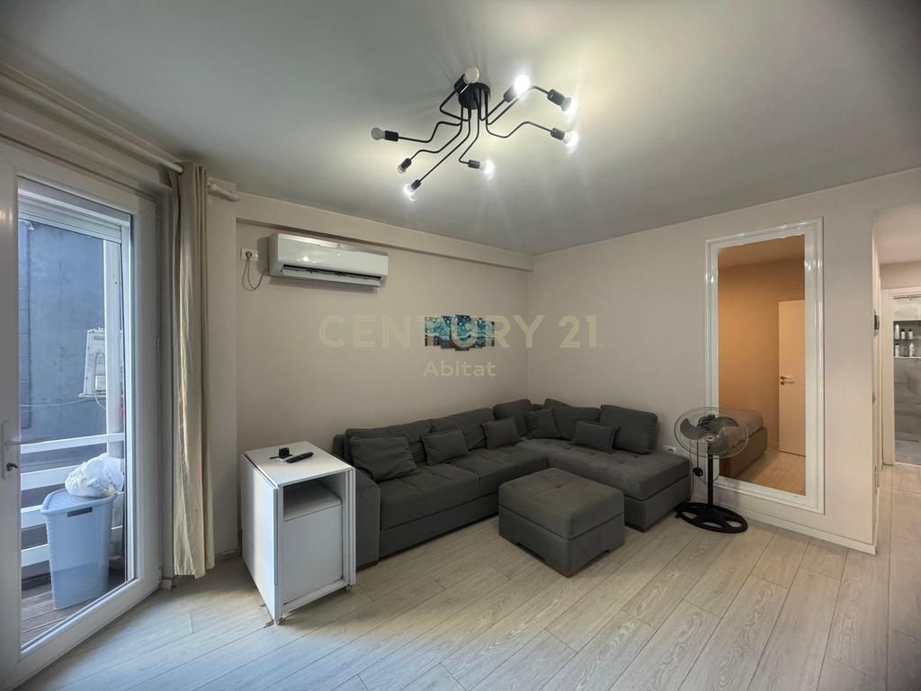 APARTMENT 1+1 FOR RENT AT KAVAJES STREET, CONDOR CENTER