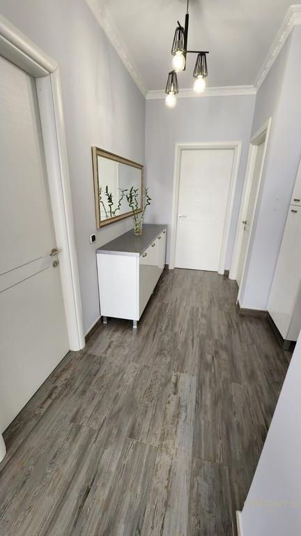 APPARTAMENTO 3+1+2 CON POSTO AUTO IN AFFITTO VICINO AL GIARDINO ZOOLOGICO