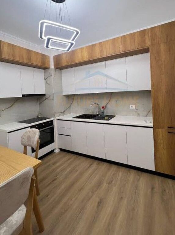 Affitto, Appartamento 2+1+POSTO AUTO, Anello Nuovo, Tirana