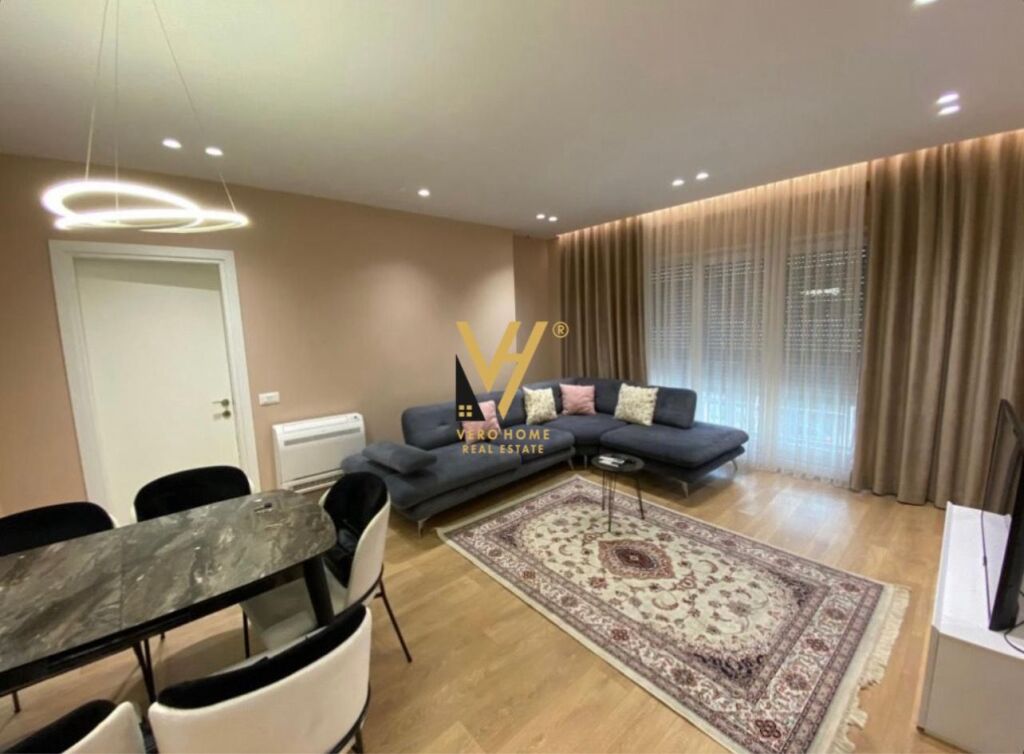 JEPET APARTAMENT 2+1+2+BLK ME QIRA TE RRUGA E DIBRES 800 EURO