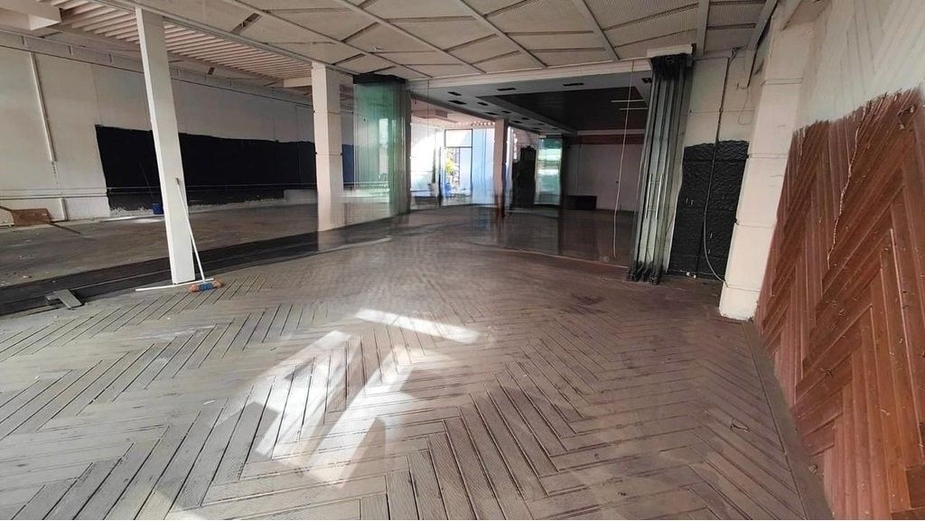 Locale Commerciale in Affitto, presso l'ex Stazione Ferroviaria, vicino al Piccolo Anello, Tirana