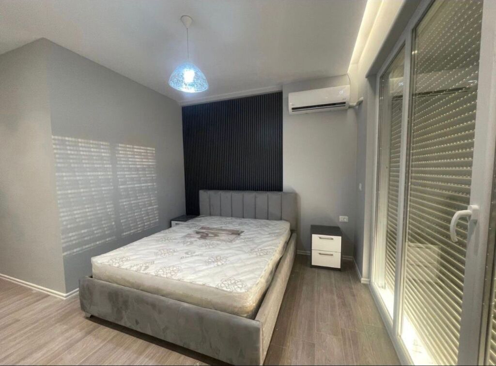 APARTAMENT 1+1 PËR QIRA ST TRENI