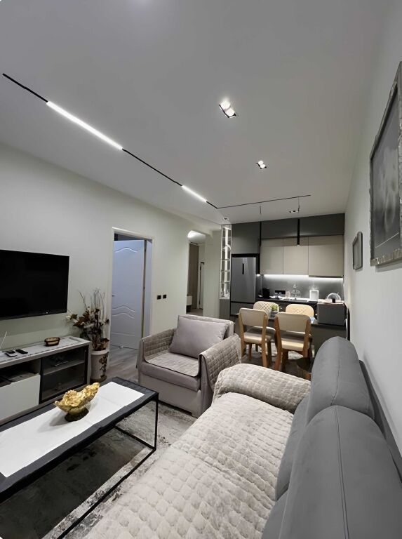 Jepet me Qira Apartament 1+1 + Ballkon – Në Qënder të Tiranës!