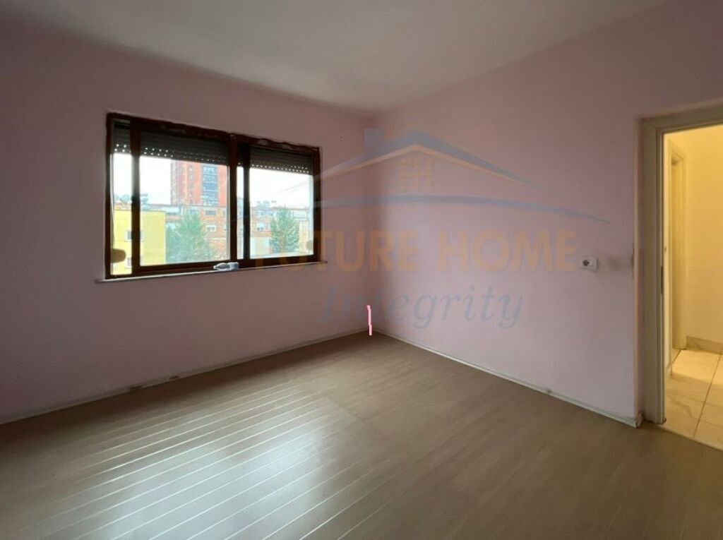 VENDESI APPARTAMENTO 2+1 PRESSO L'EX ESPOSIZIONE