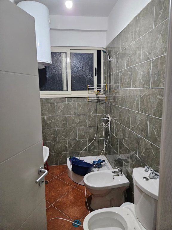 Japim me qira apartament 2+1+2 në Shkozë 500 € /Muaj