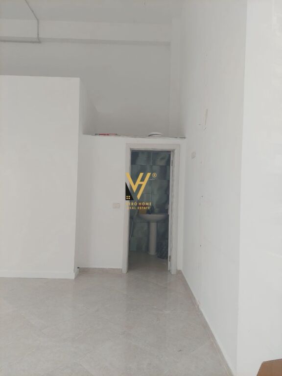 NEGOZIO 47 M2 IN AFFITTO A ASTIR 45.000 LEKE