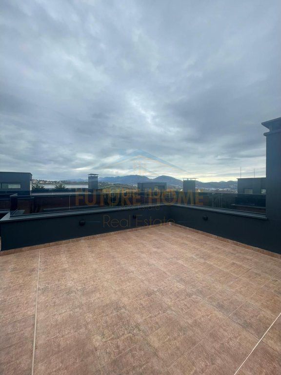 Affitto, Villa su 2 piani, Farke