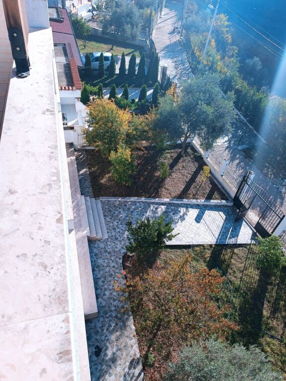 Shitet Vilë Në Tiranë