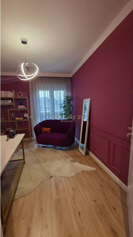 AMBJENT KOMERCIAL PER QERA