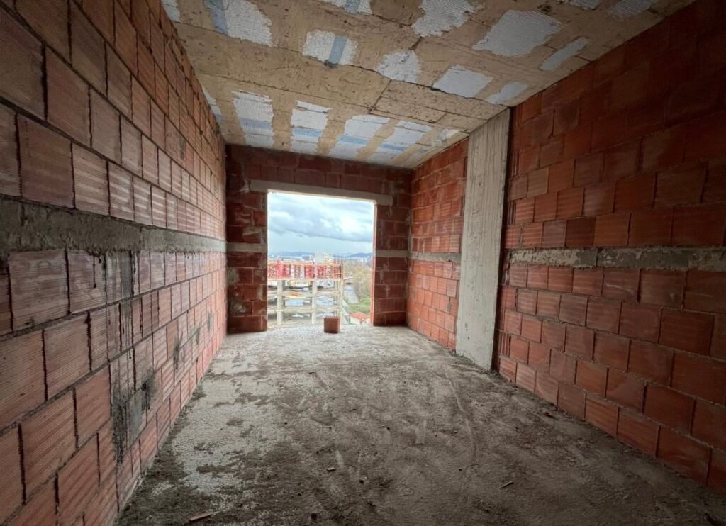 Vendiamo appartamento 1+1 presso l'ex Campo di Aviazione