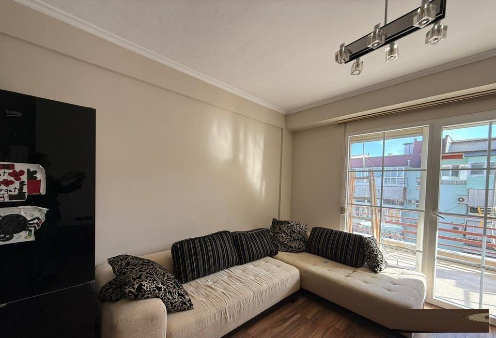 AFFITTASI APPARTAMENTO 1+1 SULLA SOPRAELEVATA DEL COMUNE DI PARIS