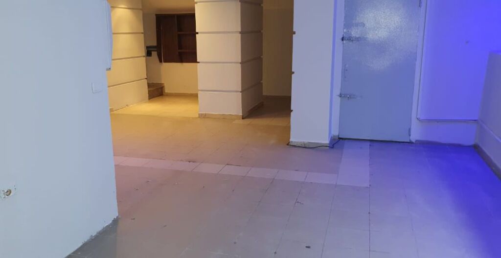 NEGOZIO IN AFFITTO 171 M2 VASIL SHANTO 750 EURO