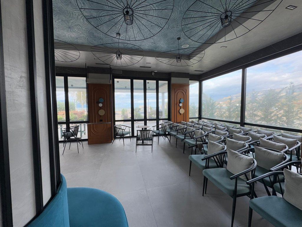 BAR-RESORANT PER QIRA NE RADHIME,PAMJE E HAPUR NE DET! 2,000 € /Muaj