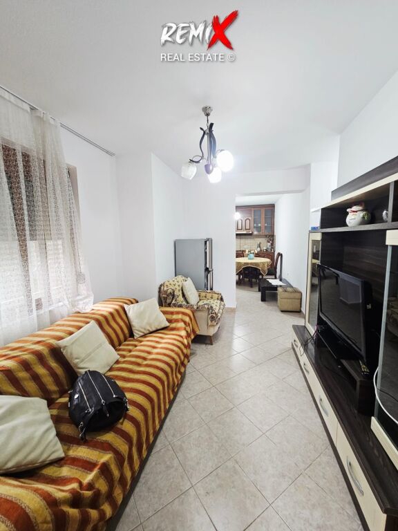 SHITET APARTAMENT 1+1 ME OBORR – SHKËMBI I KAVAJËS