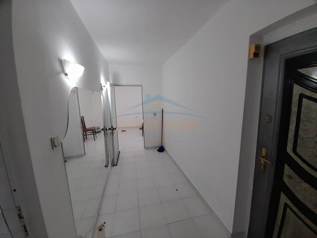 Rent , Apartment 1+1 , Zogu i 1 Boulevard , Tirana