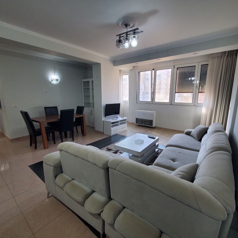 Apartament 3+1, Qender!