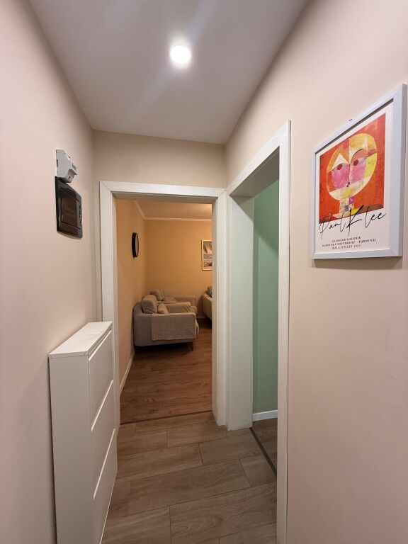 🏠 Apartment 2+1 for Rent 📍 Myslym Shyr  🏢 3rd Floor, existing building 📐 Area: 93.7 m² 💶 Price: 80,000 Leke / Month