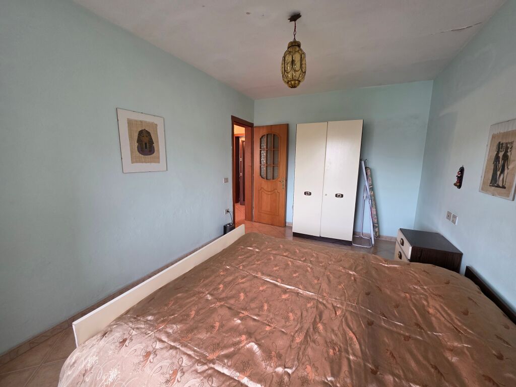 Tek Rruga Bardhyl Shitet Apartament 3+1 Me Planimetri Te Rregullt