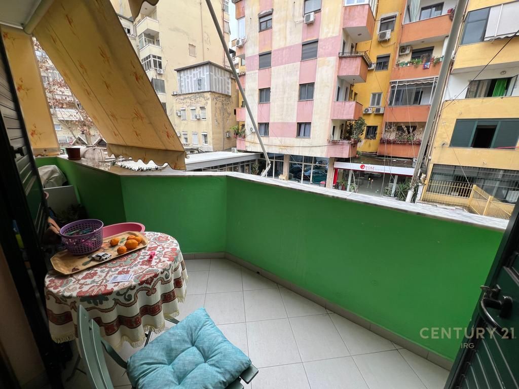 FOR RENT 2+1 APARTMENT WITH SEPARATE KITCHEN ON KAVAJA STREET