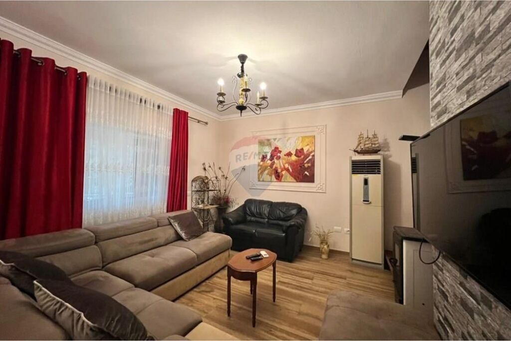 Vilë - Për Shitje - Mali i Robit, Durrës !