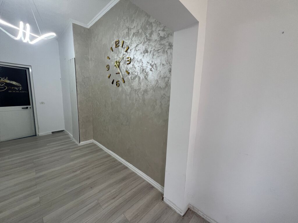 Locale in affitto presso la Scuola At Zef Pëllumbi