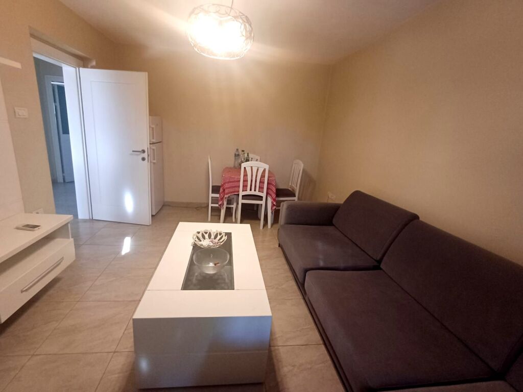 Apartament 2+1 me qira Ish Ekspozita (prane Gjykates) 550 euro