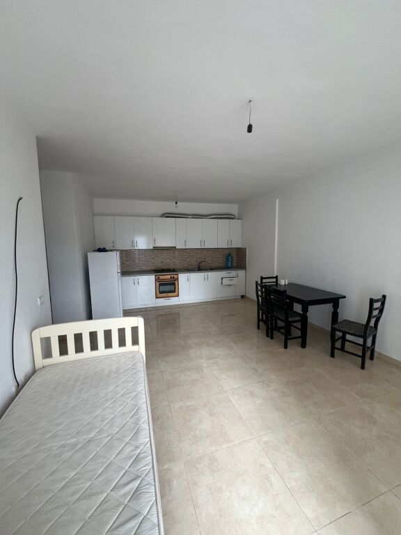 Apartament me qera 2+1+2