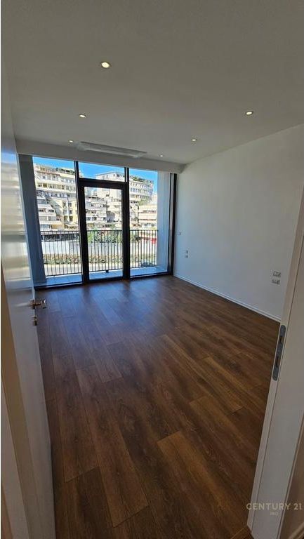 APARTMENT 2+1+2 WITH PARKING SPACE FOR RENT AT LAKE VIEW