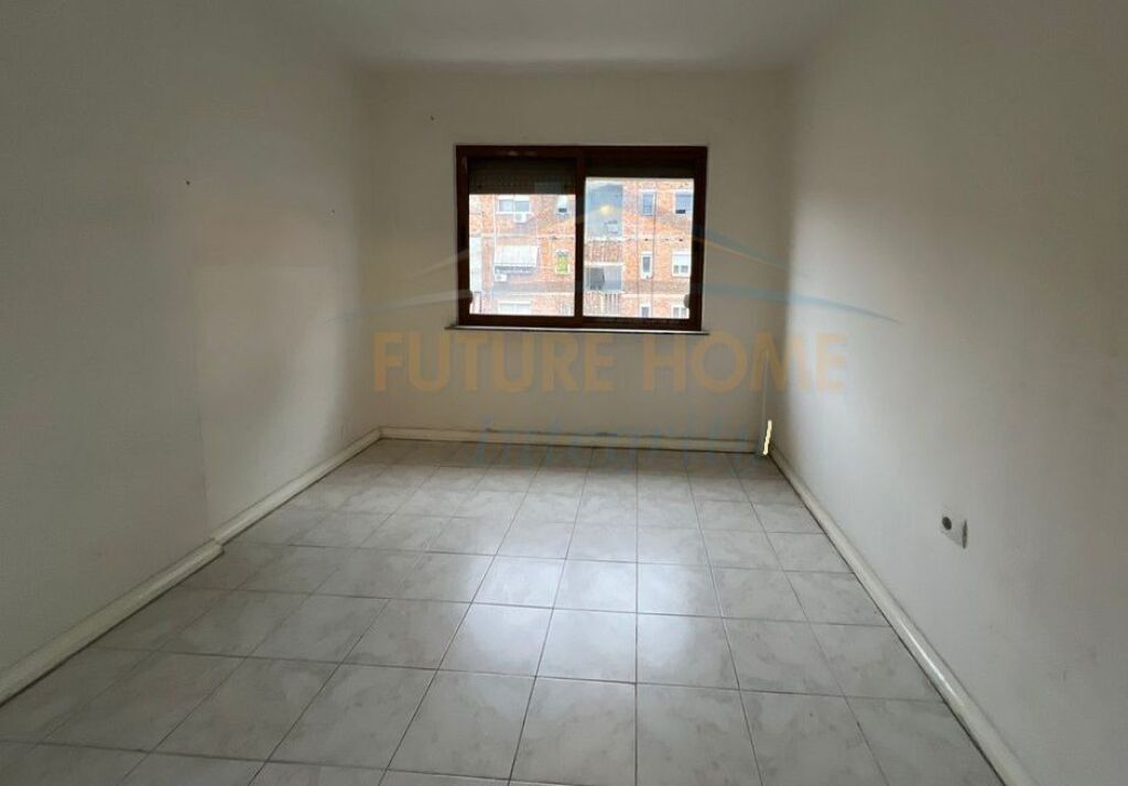 VENDESI APPARTAMENTO 2+1 PRESSO L'EX ESPOSIZIONE