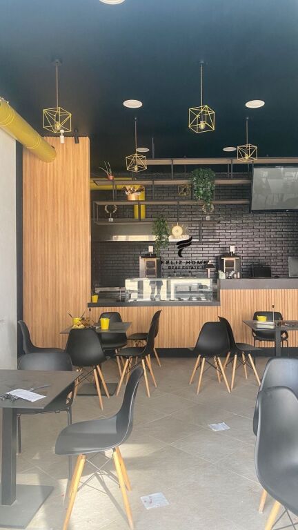 SHOP FOR SALE 86 M2 AVIATION FIELD 260,000 EURO