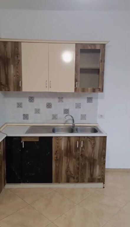 Apartament me qera 1+1 bosh ne astir