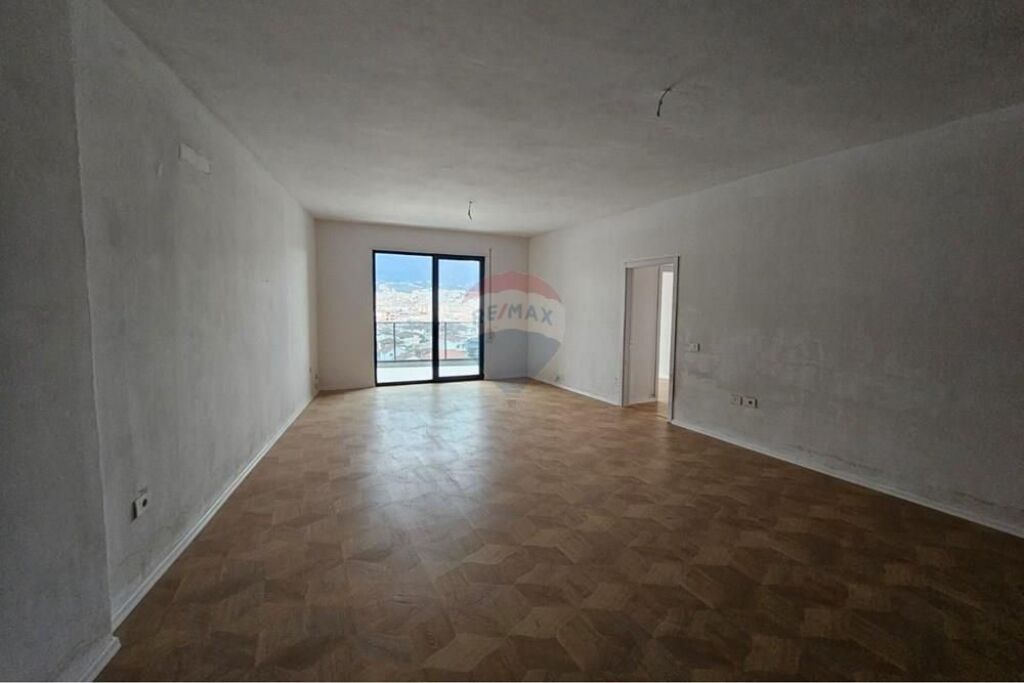 Appartamento 3+1 in vendita a 5-Maji!