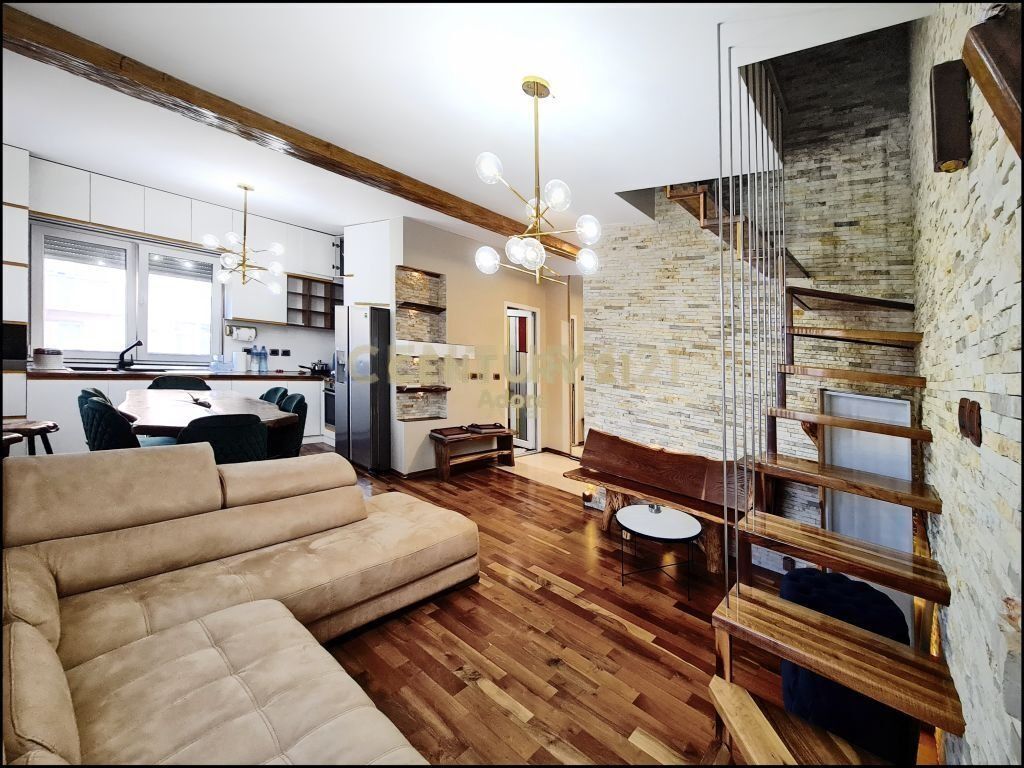 Duplex per shitje te Kopshti Botanik