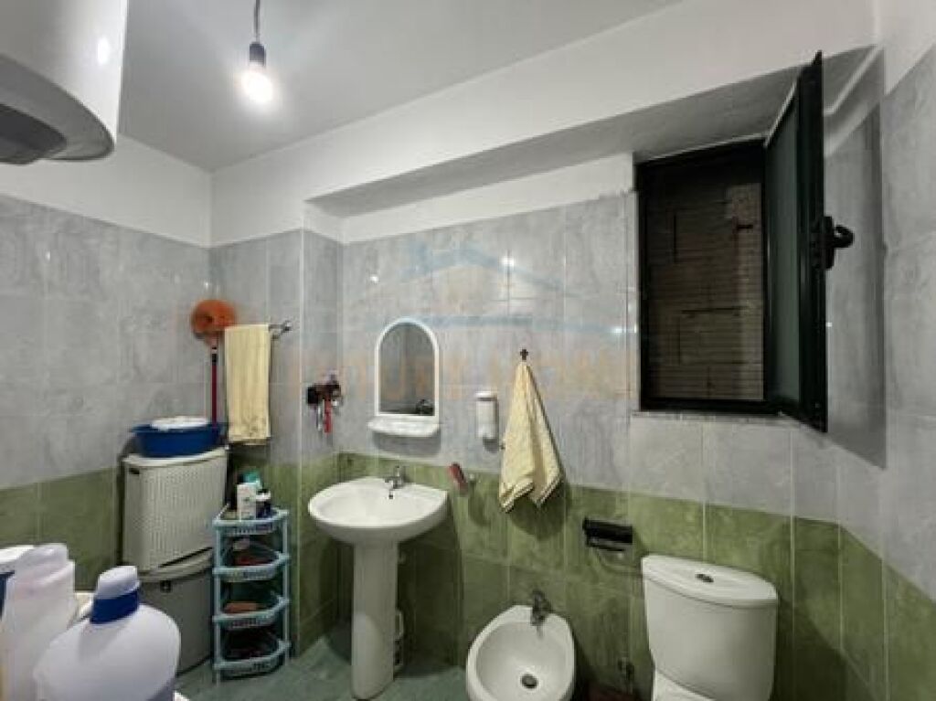 Shitet, Apartament 2+1, Misto Mame, Tiranë.