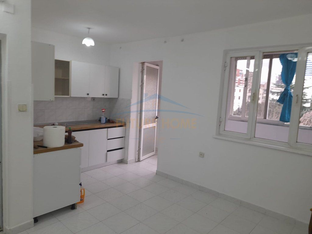 Rent , Apartment 1+1 , Zogu i 1 Boulevard , Tirana