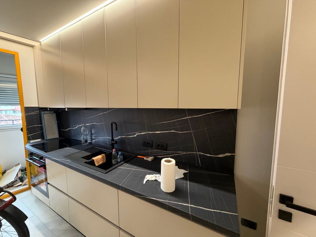 1+1,arredato vicino allo stadio Dinamo,750 euro,disponibile anche per Airbnb