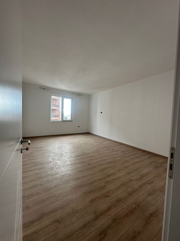 Apartament me qera 2+1