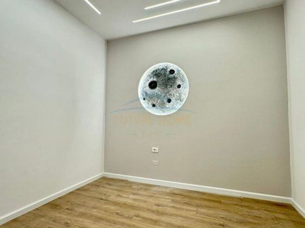Shitet , Apartament 2+1 Unaza e Re, Tirane