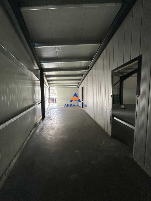 JEPET KAPANON ME QERA " PRANE RRUGES SE ARBERIT " 20000EURO