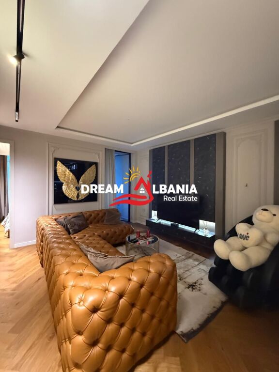 Apartament me qera 2+1+2 tualete tek Komuna e Parisit KIKA 2, Tirane (ID 42215478).