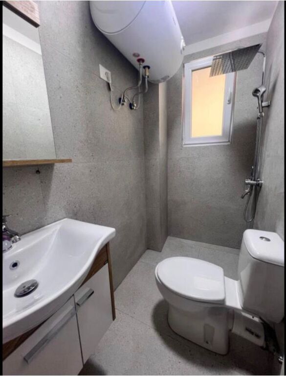 1+1 for rent near Rr 3 vllezrit kondi