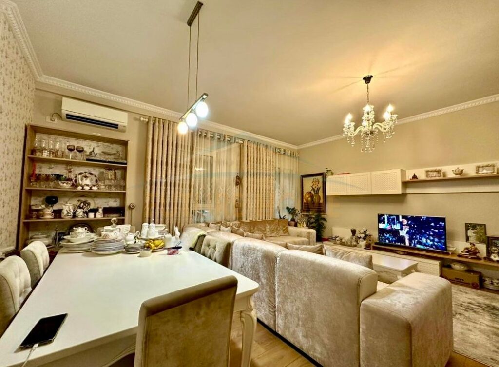 In vendita, Appartamento 3+1+2, Lago Secco, Tirana.