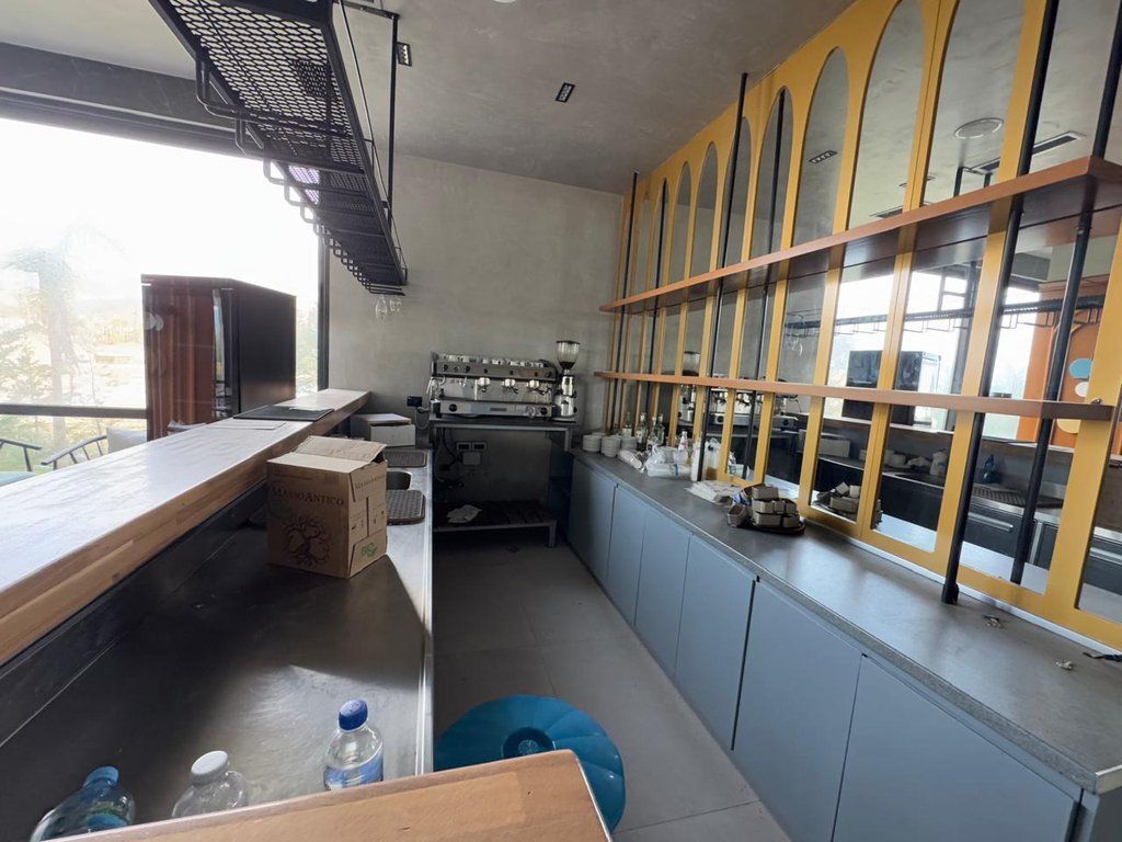 BAR-RESORANT PER QIRA NE RADHIME,PAMJE E HAPUR NE DET! 2,000 € /Muaj